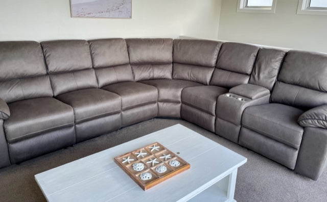 Albert Corner Lounge