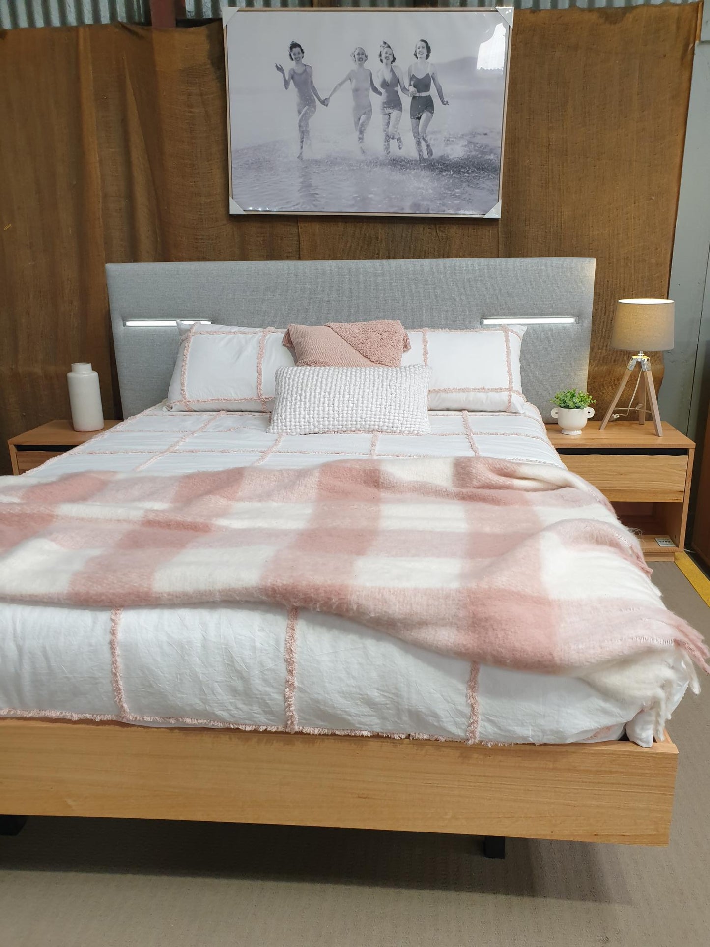 Flynn Queen Bed