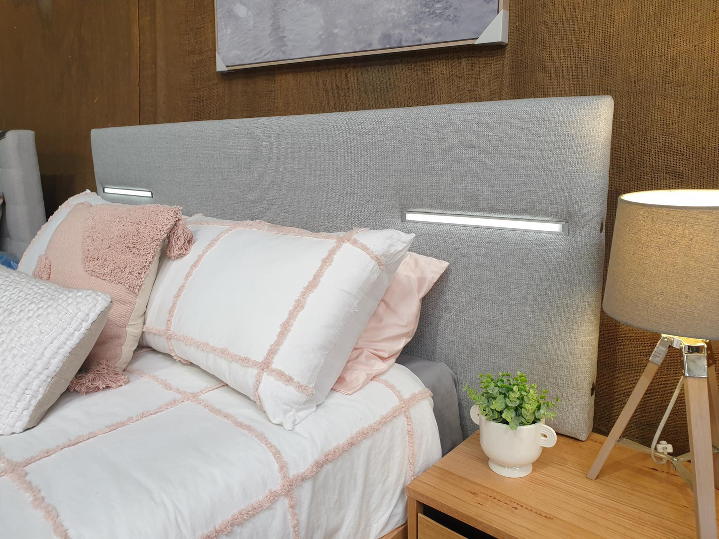 Flynn Queen Bed