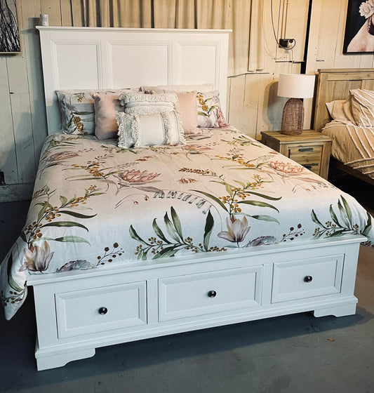 Sala Queen Bed w/drws